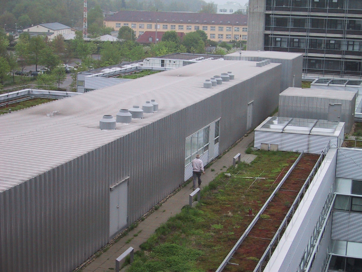 Blick auf den Clubraum vom Standort des KW-Beams auf dem Dach des ETI I